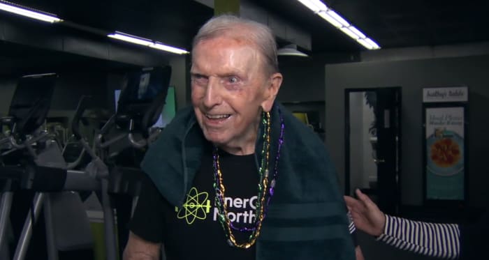 'Committed, hardworking': Jacksonville gym throws 99th birthday party for World War II veteran - Vimarsana News