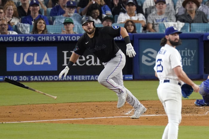 Betts, Outman homer as Dodgers stun Padres 5-2