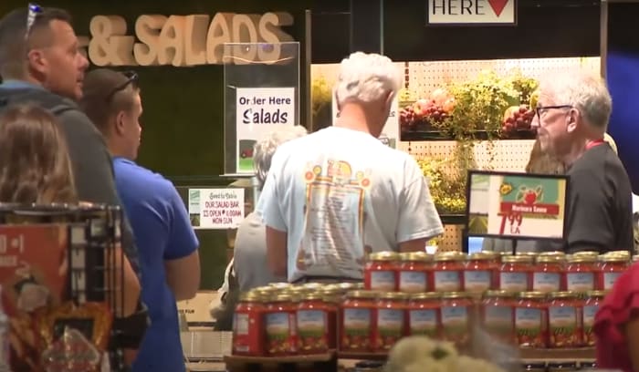 Shocking video shows maskless market in Naples, Florida