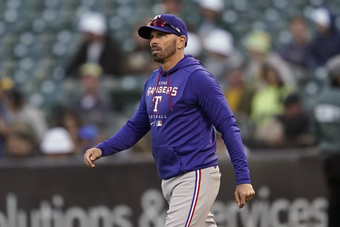 AP source: Yankees reach deal to get Joey Gallo from Rangers
