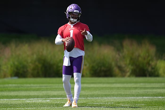 Vikings pick Murray as their starting QB over McCarthy, giving him the rest of camp to get ready