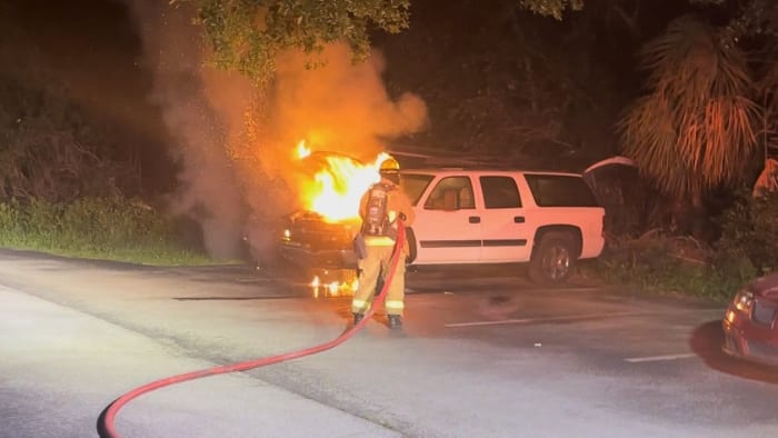 Firefighters put out burning vehicle in Winter Springs, 2nd to catch fire same day in Seminole