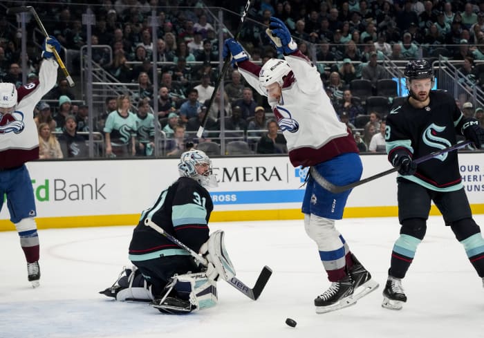 Kings' late rally falls short in loss to Colorado Avalanche - Los Angeles  Times