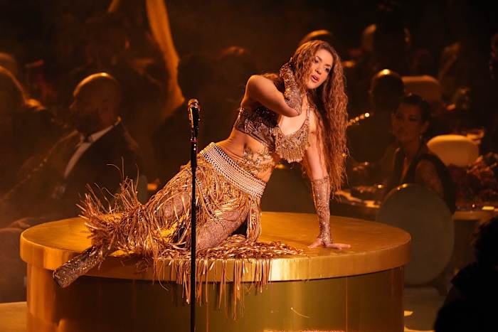 Shakira anuncia que suspende concierto en Lima tras ser hospitalizada