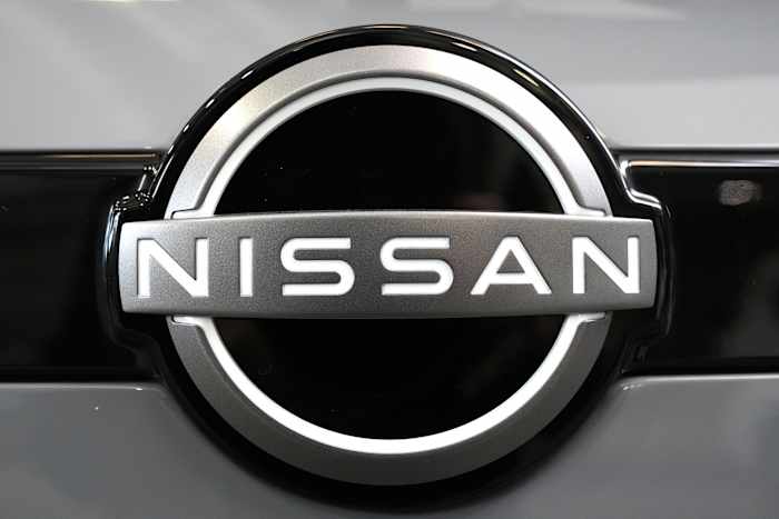 <a href="https://www.ksat.com/news/local/2025/12/01/more-than-41000-nissan-vehicles-recalled-for-windshield-bubbles-nhtsa-says/" target="_blank">More than 41,000 Nissan vehicles recalled for windshield bubbles, NHTSA says</a>