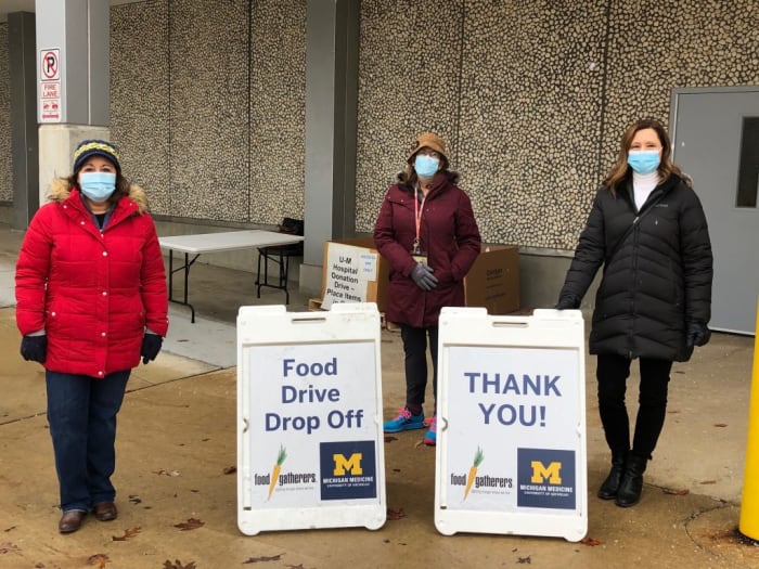 Lokale Gemeinschaft spendet mehr als 28.000 Mahlzeiten an Michigan Medicine, Food Gatherers Drive