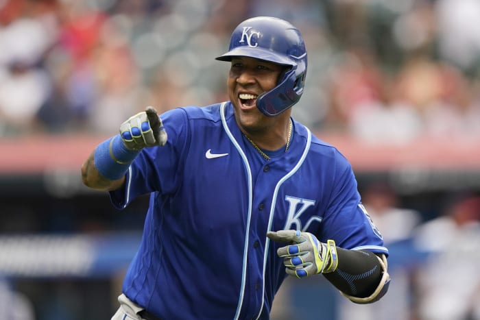 Kansas City Royals catcher Salvador Perez leaps to 2nd in MLB All