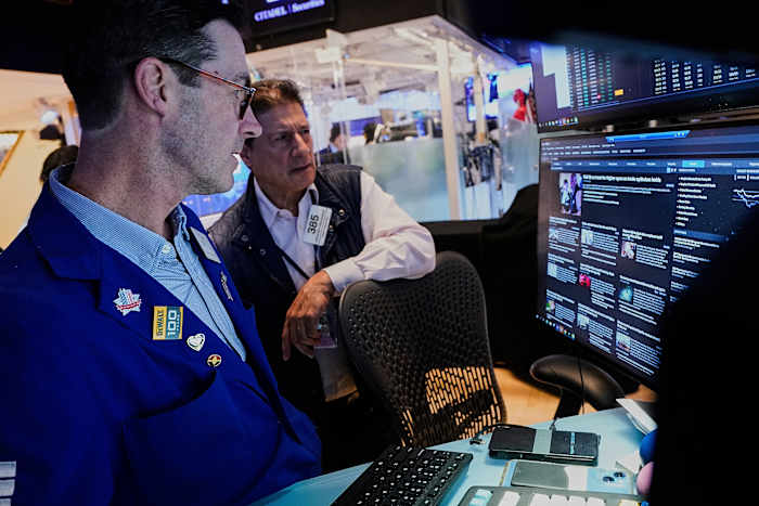 Los asiáticos comparten diapositivas y futuros de EE. UU. Y caídas en dólares después de que Wall Street gana la Semana Los asiáticos comparten diapositivas y futuros de EE. UU. Y caídas en dólares después de que Wall Street gana la Semana