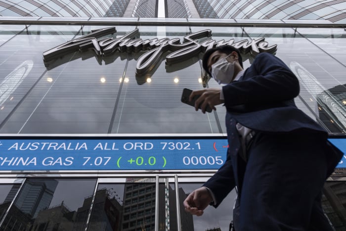 Asian shares mixed despite jitters after US bank failure