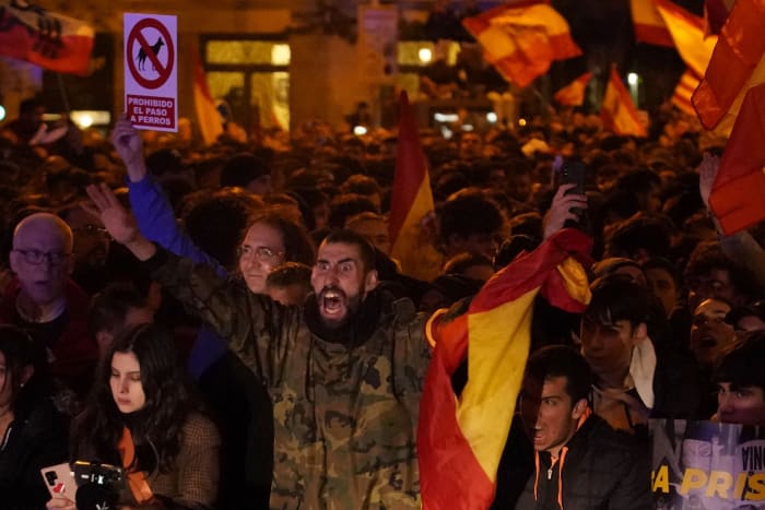 Why Spain's acting leader is offering a politically explosive amnesty for Catalan separatists