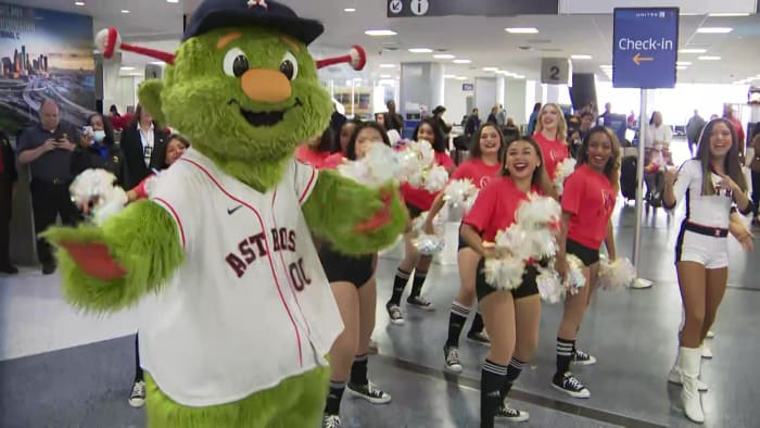 Houston Astros, United Airlines host pep rally at Bush Airport