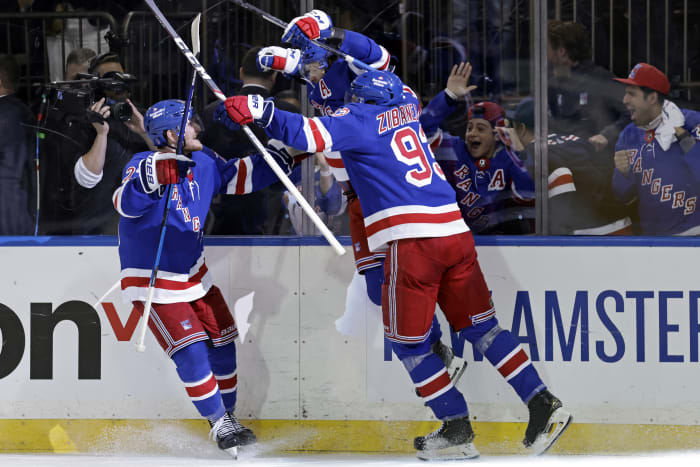 Chytil Scores Twice, Rangers Rout Lightning 6-2 in Game 1