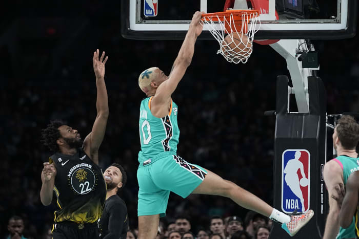 Donte DiVincenzo with a sick poster