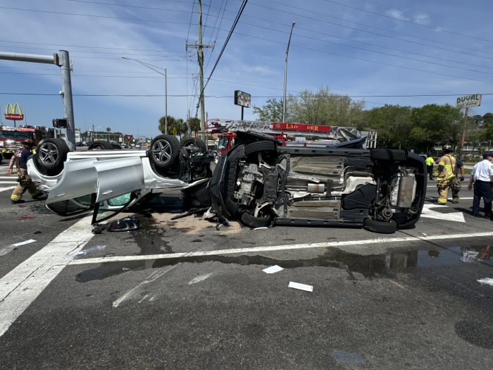 2 people seriously injured following multi-vehicle crash on St. Johns Bluff Road at Beach Boulevard – WJXT News4JAX