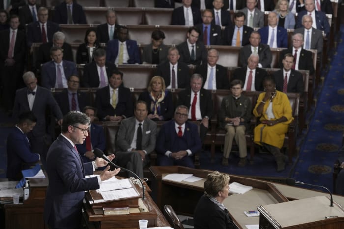 Congressional leaders announce agreement on topline spending levels, a key step to averting shutdown
