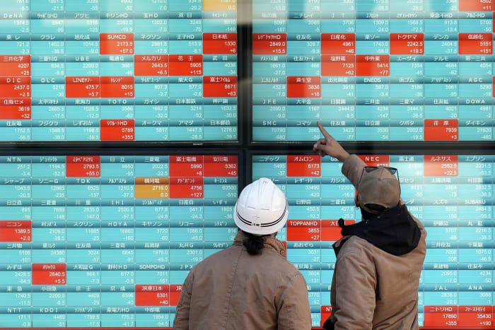 Stock market today: Global shares mostly slip, while oil prices advance