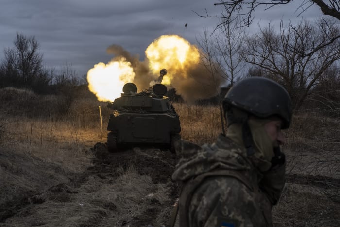US to send more ammo, folding armored bridges to Ukraine