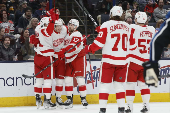 Detroit Red Wings 3, Vancouver Canucks 1: Best photos from LCA