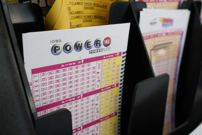 How likely are you to actually win the $900M Powerball jackpot? - Vimarsana News