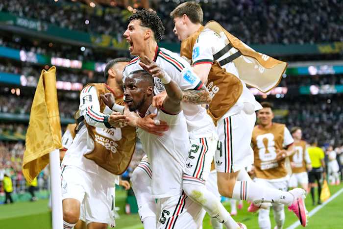 Mexico beats Czech Republic 3-0 to win all 3 World Cup group-stage matches for 1st time