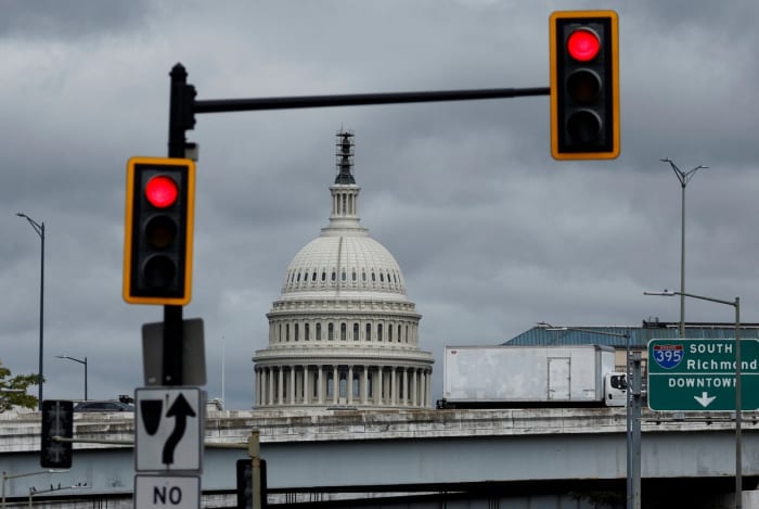 4 Texas Republicans join ultraconservatives to sink GOP attempt to keep federal government open - Vimarsana News