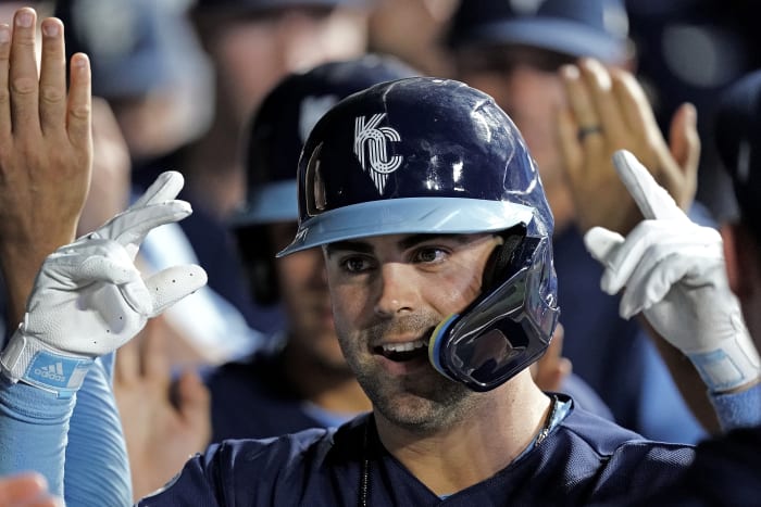 Tommy Pham injures finger with angry bat slam