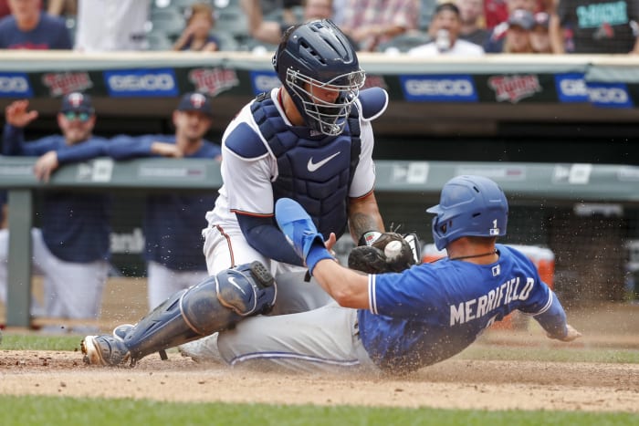 Merrifield homers; Royals beat Twins 4-2, split doubleheader