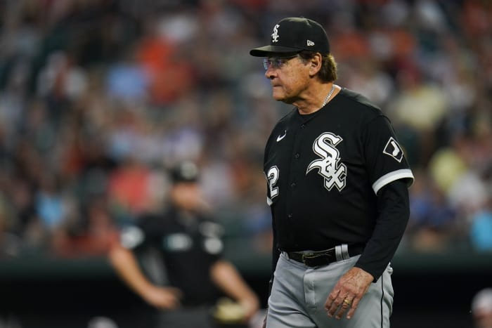 Tony La Russa reunites with White Sox as manager