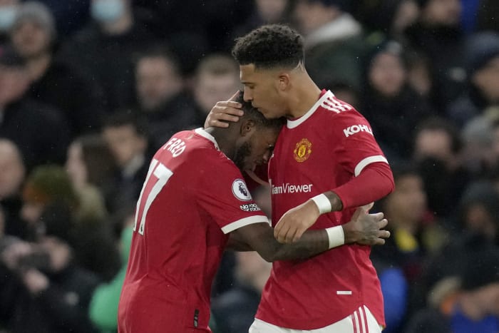 Bruno Fernandes gives Manchester United's season lift-off with stirring  comeback against Forest