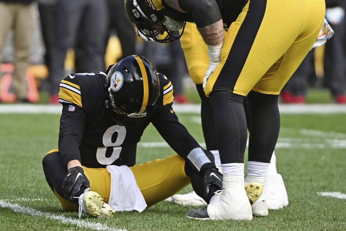 Sleeping, eating, film work and a little 'panic.' How the Steelers