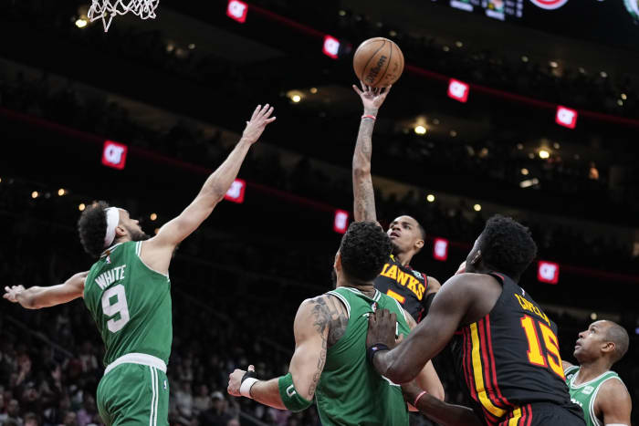 Young's long 3 lifts Hawks to 119-117 win over Celtics