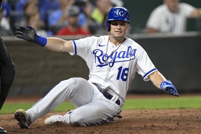 Merrifield homers; Royals beat Twins 4-2, split doubleheader