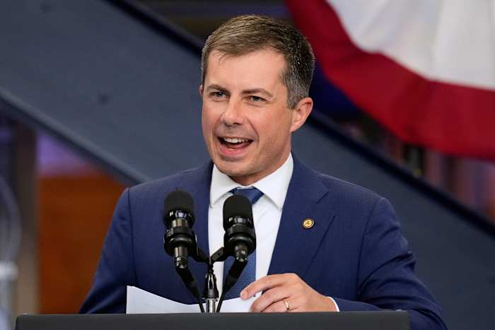 Buttigieg Hosts Iowa Veterans Event, Eyes 2028
