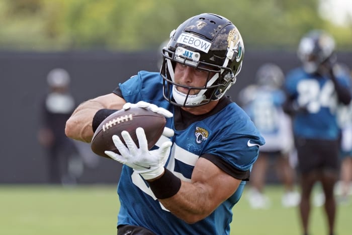 Commentary: No harm in giving Tim Tebow a shot with Jaguars