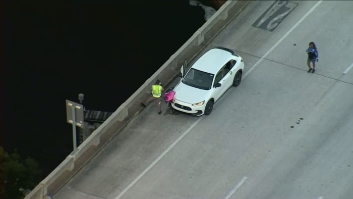 Woman struck, killed by vehicle on I-95 in Miami