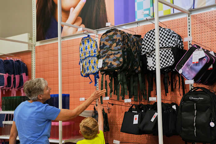 Photo: Arcpublishing US Consumer Confidence Hits 7-Month Low as Gas Prices Stay Above $4