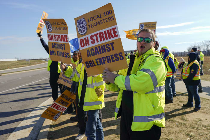 Unionized DHL Express workers strike at critical Cincinnati air cargo hub - Vimarsana News