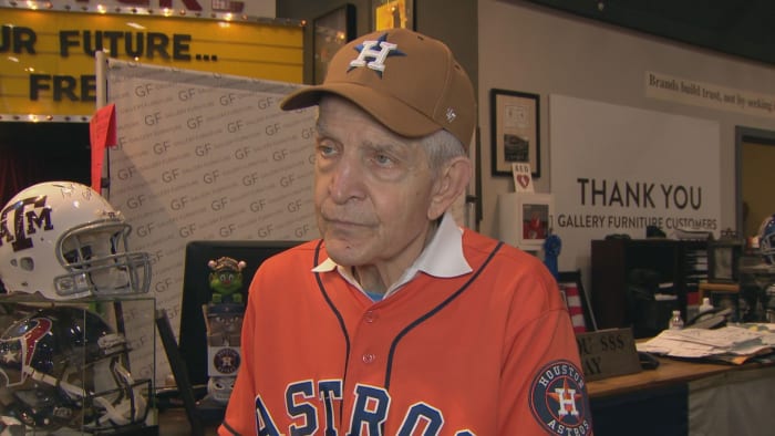 Video of Astros super fan 'Mattress Mack' cursing out Phillies