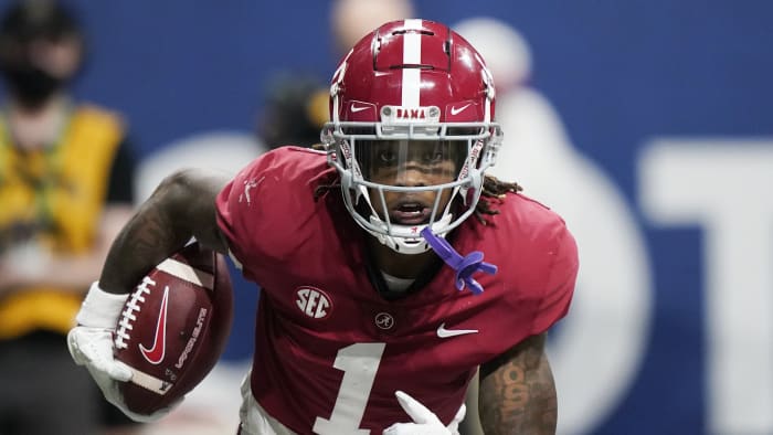 Lions trade up to select Alabama WR Jameson Williams at No. 12