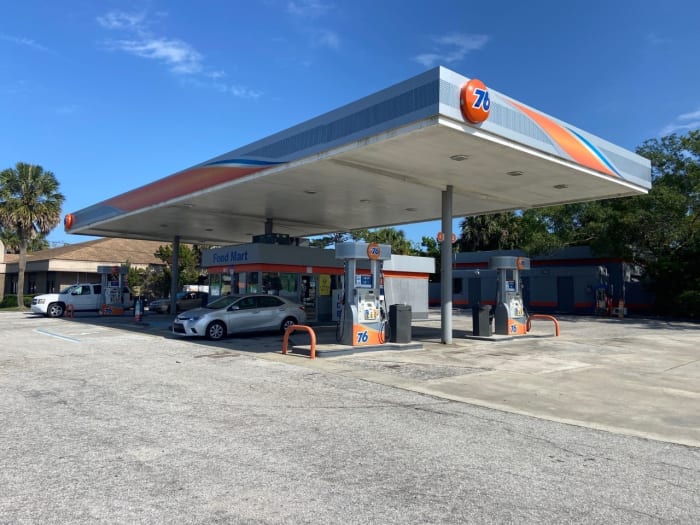 76 gas station in Altavista offering gas for 0.76 a gallon Thursday