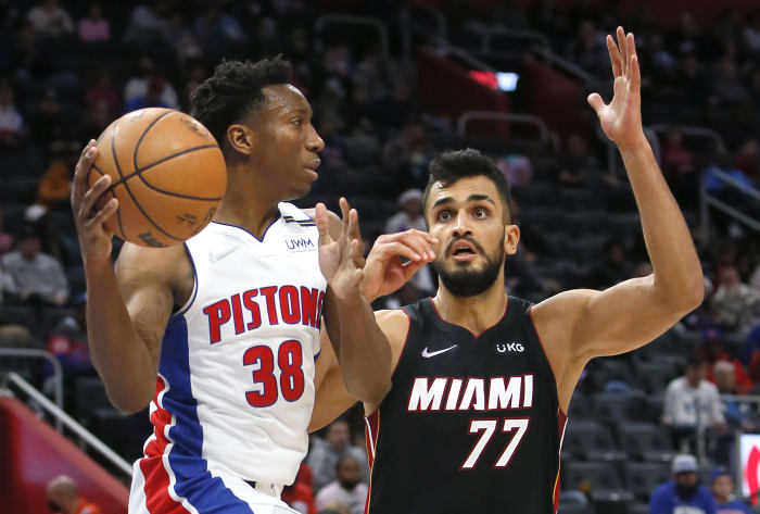 No. 1 pick Cunningham hits 7 3s to lead Pistons past Knicks