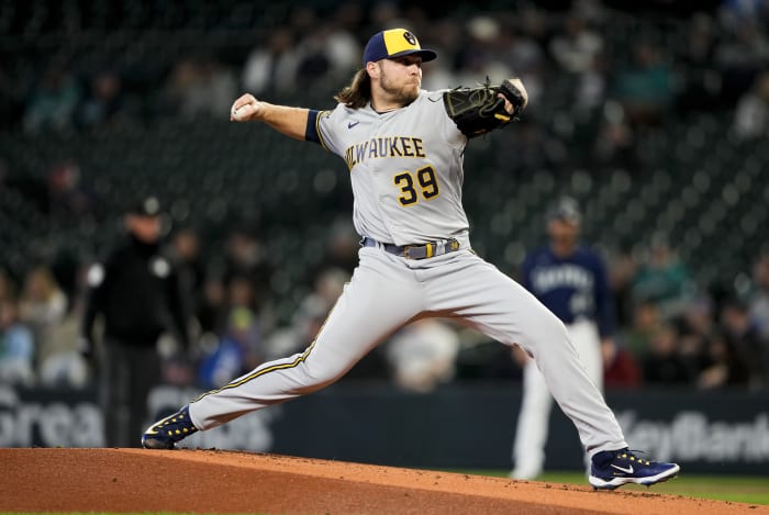 Brewers' Burnes, Hader combine for MLB record 9th no-hitter