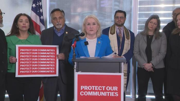 প্রতিনিধি সিলভিয়া গার্সিয়া, আল গ্রিন এবং বিশ্বাসের নেতারা আইসিই হত্যার নিন্দা করেন, ফেডারেল সংস্কারের আহ্বান জানান