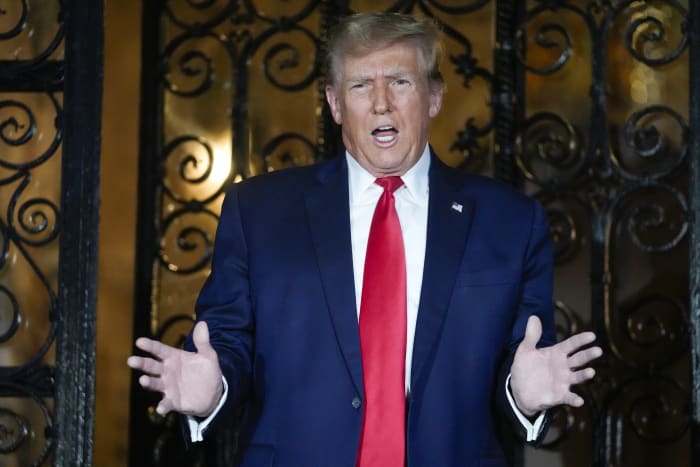 Federal prosecutors seek July trial for Trump in classified files case