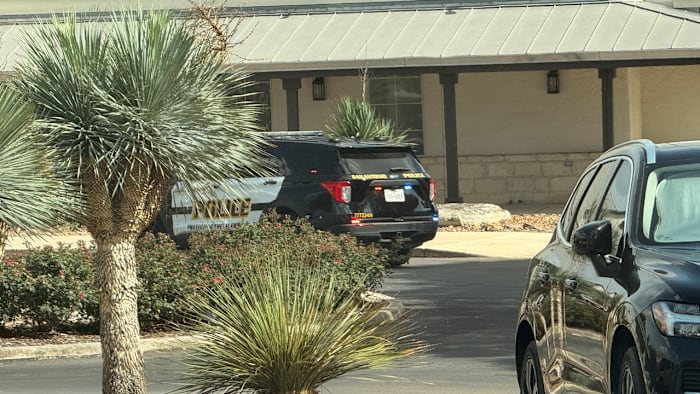 <a href="https://www.ksat.com/news/local/2026/07/25/1-hospitalized-1-detained-after-dispute-at-quarry-golf-course-police-say/" target="_blank">1 hospitalized, 1 detained after dispute at Quarry Golf Course, police say</a>
