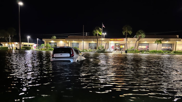 Search and rescue begins in North Port after Hurricane Ian leaves