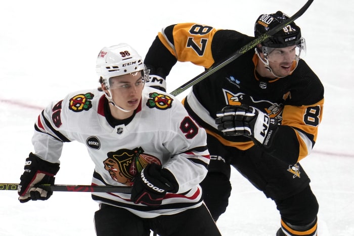 Final: Bruins 4, Blackhawks 2 in Winter Classic win; Rask makes 36 saves