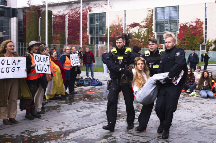 Climate activists in Germany to abandon gluing themselves to streets, employ new tactics