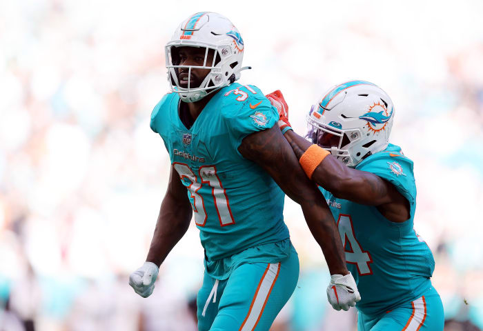 Dolphins place Jones on reserve/PUP, keep QB Thompson as roster cut down to  53