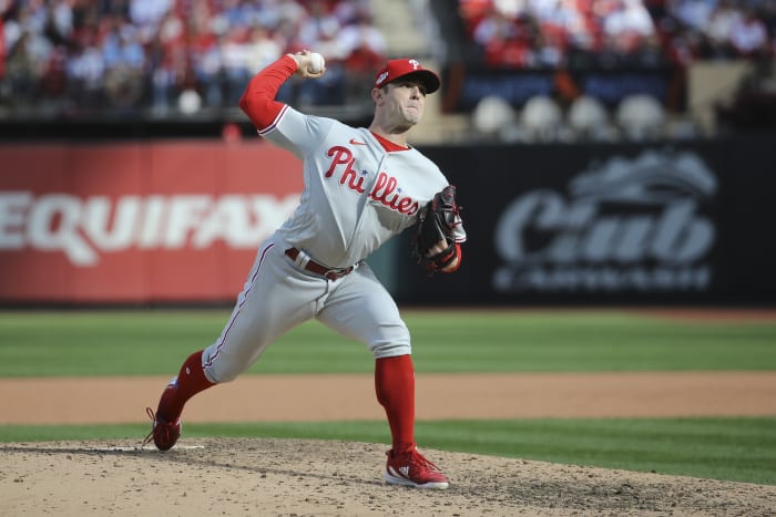 New York Yankees relief pitcher David Robertson reacts after